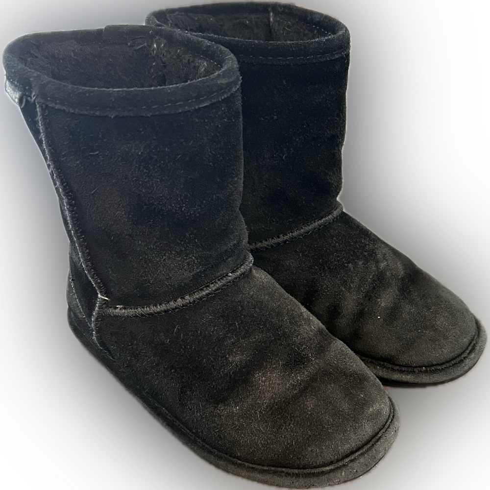 Girls Bearpaw suede winter boots. Black. Size 1. GUC!